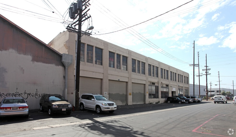 More Photos Of 1910-1914 Bay St, Los Angeles Warehouse For Lease