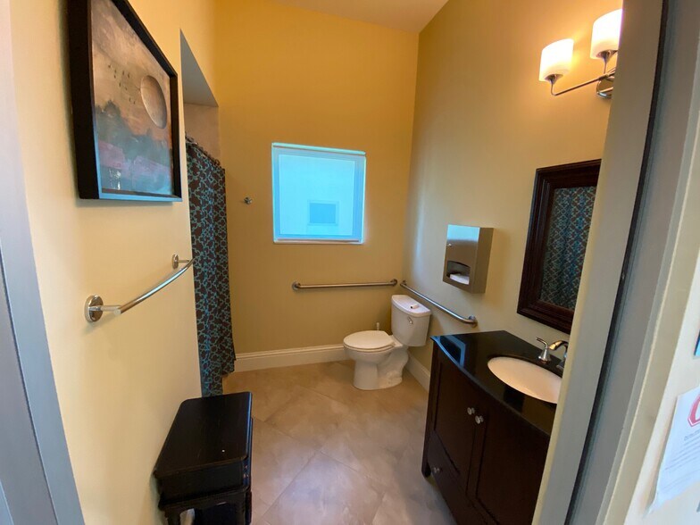 More Photos Of 9141 Overseas Hwy, Marathon Office For Lease