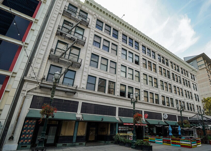 More Photos Of 200-210 S 1st St, San Jose Apartments For Lease