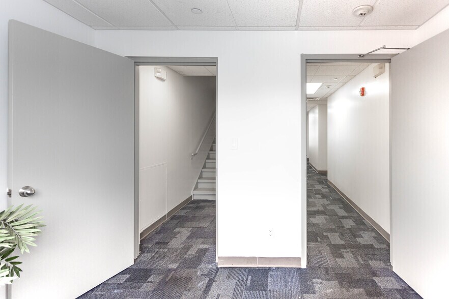 More Photos Of 3678 W Oceanside Rd, Oceanside Loft Creative Space For Lease