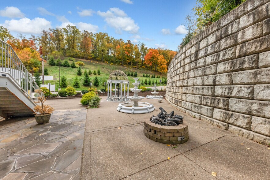 More Photos Of 1070 Baknsville Ave, Pittsburgh Lodge Meeting Hall For Sale