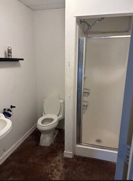 More Photos Of 2992 N Hwy 167, Catoosa Office For Sale