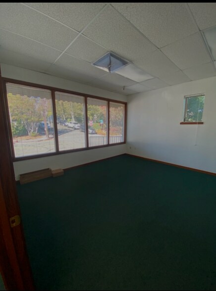 More Photos Of 9244 Old State Hwy, Newcastle Office Residential For Lease