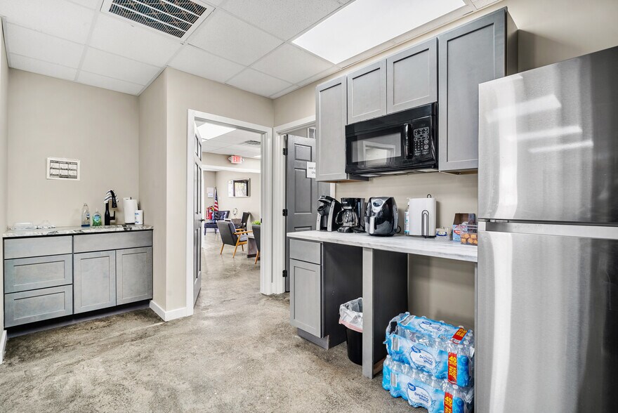 More Photos Of 1505 Hollywood Rd, Knoxville Loft Creative Space For Lease