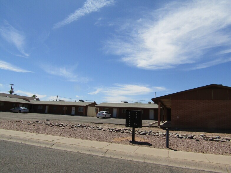 More Photos Of 415 W 10th St, Casa Grande Apartments For Sale