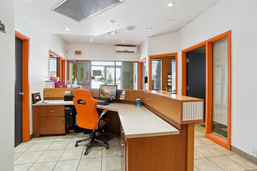 More Photos Of 717 St Saint-Pierre S, Joliette Manufacturing For Lease