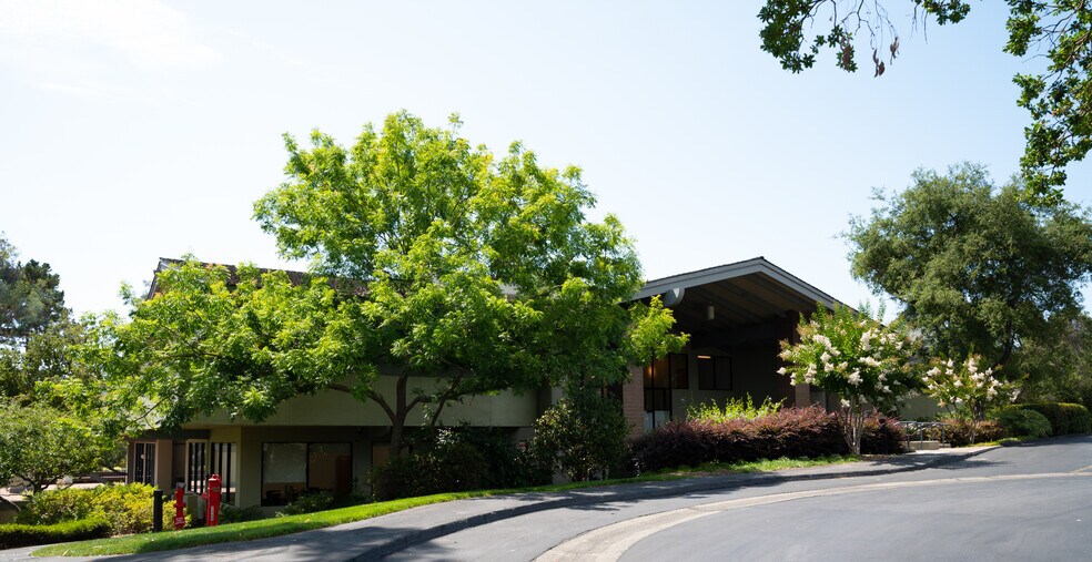 More Photos Of 2480 Sand Hill Rd, Menlo Park Office For Lease