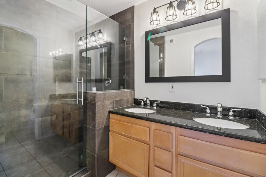 More Photos Of 1501 India St, San Diego Apartments For Sale