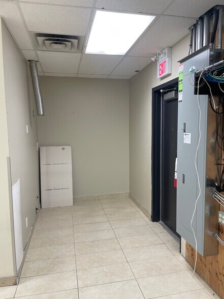 More Photos Of 6941 Ellerslie Rd Sw, Edmonton, Ab, Edmonton Storefront For Lease