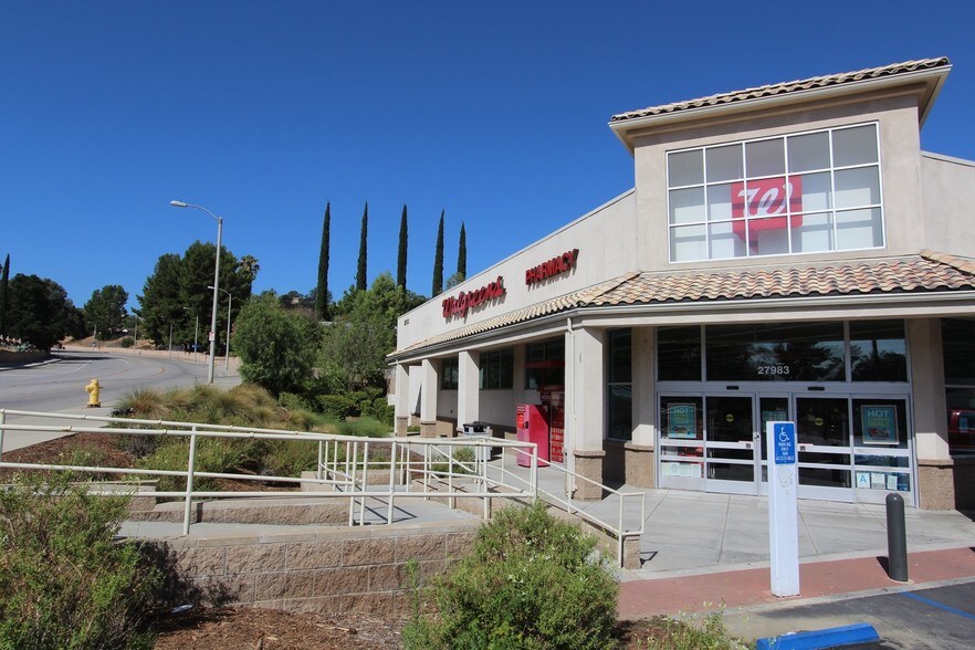 More Photos Of 27983 Sloan Canyon Rd, Castaic Drugstore For Sale