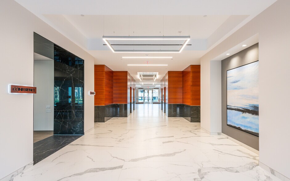 More Photos Of 3130 Fairview Park Dr, Falls Church Office For Lease