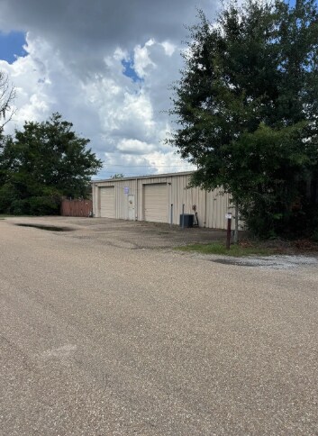Primary Photo Of 1500 Collins Blvd, Covington Warehouse For Sale