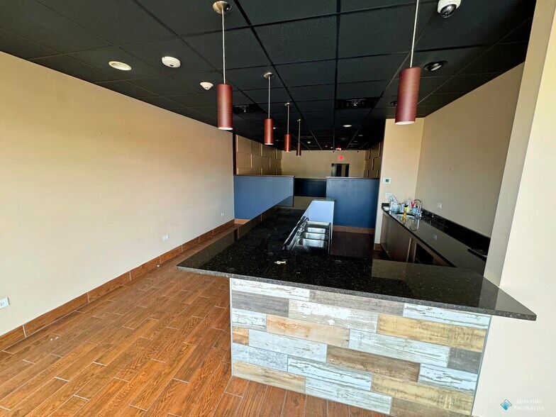 More Photos Of 13803-13815 S Cicero Ave, Crestwood Unknown For Lease