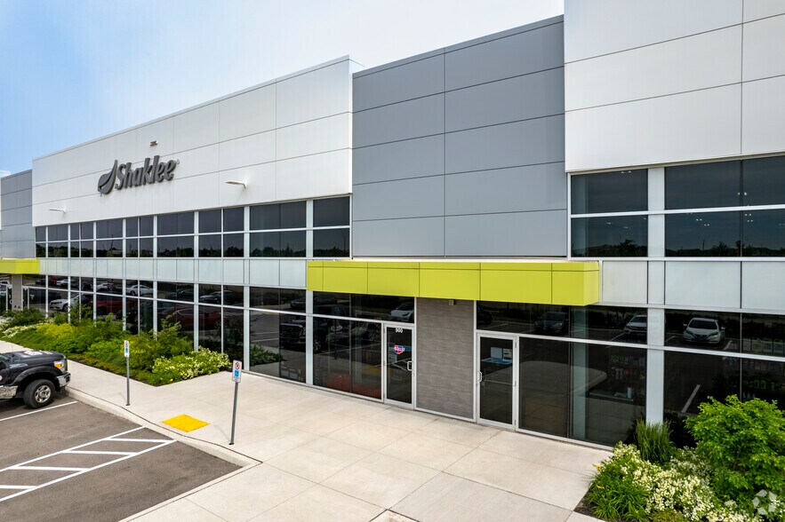 More Photos Of 529 Michigan Dr, Oakville Light Distribution For Lease