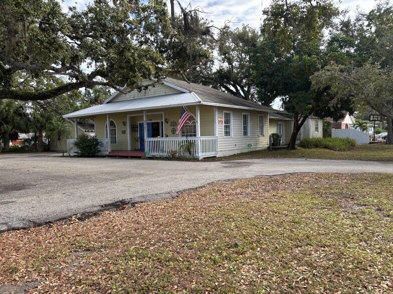 More Photos Of 3307 Manatee Ave, Bradenton Freestanding For Sale