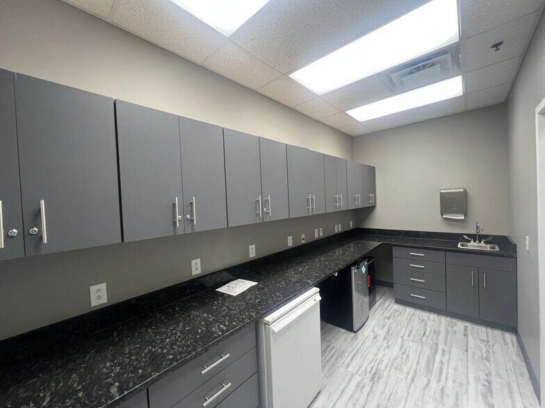 More Photos Of 4260 Glendale Milford Rd, Blue Ash Medical For Lease