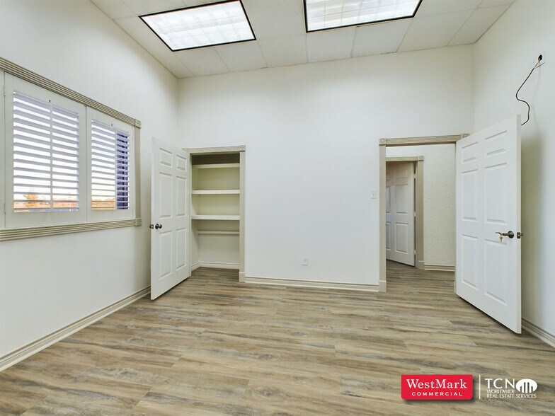 More Photos Of 3110 Frankford Ave, Lubbock Self Storage For Lease