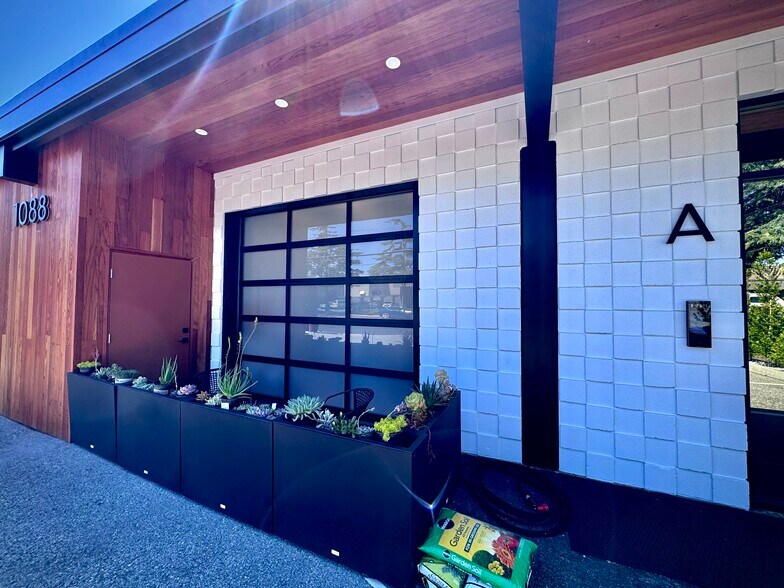 More Photos Of 1088 Independence Ave, Mountain View Warehouse For Sale