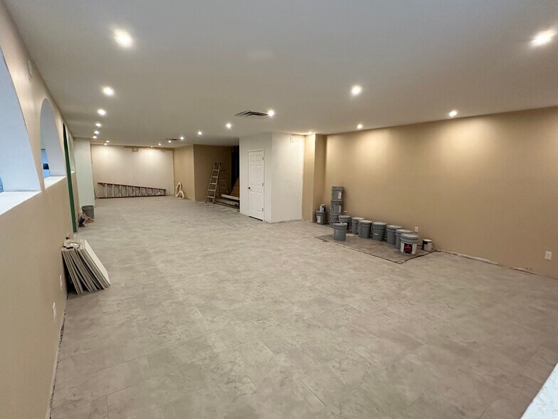 More Photos Of 555 S 3rd St, Terre Haute General Retail For Sale