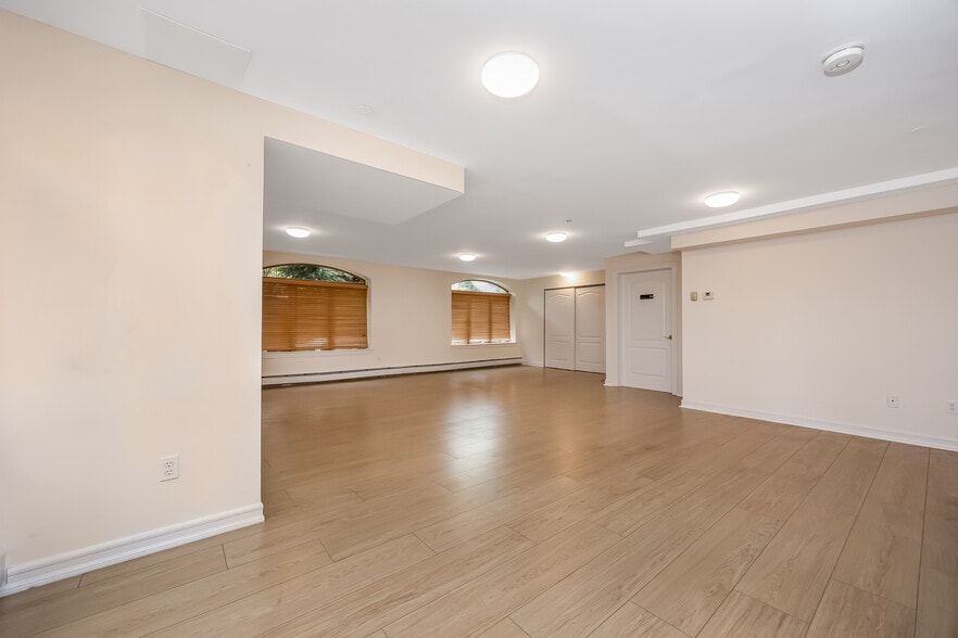 More Photos Of 66-06 70th St, Middle Village Office For Sale