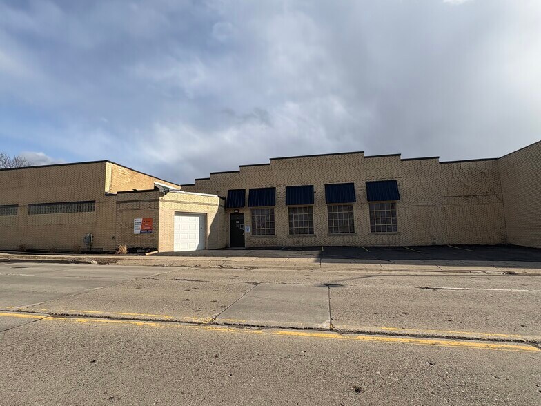 More Photos Of 500 Auburn Rd, Pontiac Warehouse For Lease