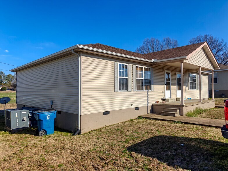 More Photos Of 2401 Viking Dr, Humboldt Apartments For Sale