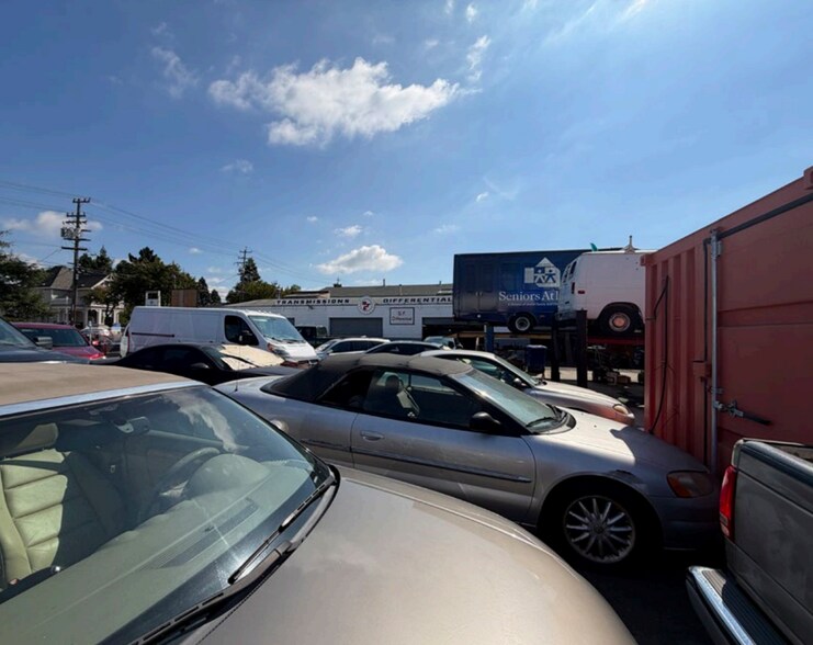 More Photos Of 2229-2233 Washington Ave, San Leandro Service For Lease