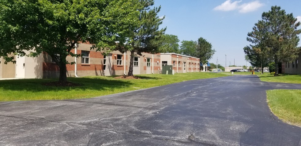 More Photos Of 5201 Fountain Dr, Crown Point Unknown For Lease