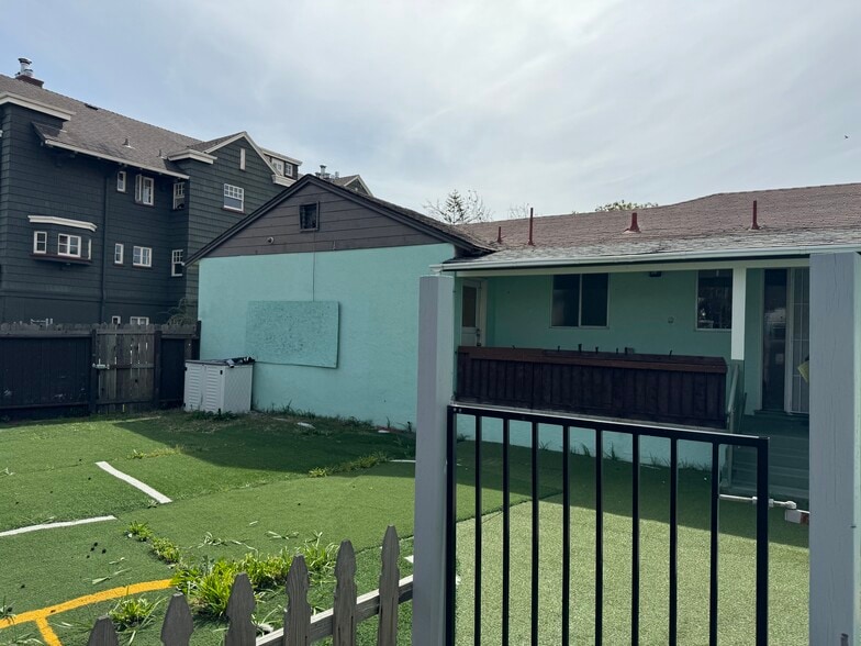 More Photos Of 2330 Prince St, Berkeley Schools For Sale