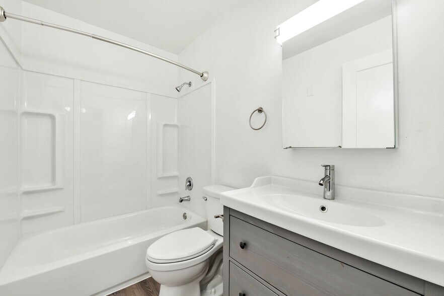 More Photos Of 4147-4153 SE 37th Ave, Portland Apartments For Sale