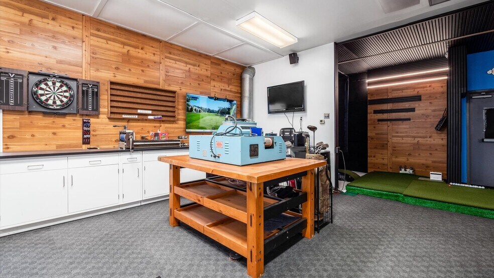 More Photos Of 1146 Walnut St, Coshocton Office For Sale