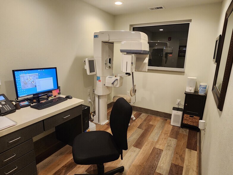 More Photos Of 688 Del Sol Dr, Alamosa Medical For Sale