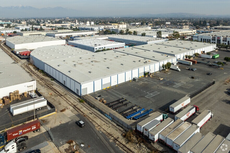 More Photos Of 325-337 N Baldwin Park Blvd, City of Industry Warehouse For Lease