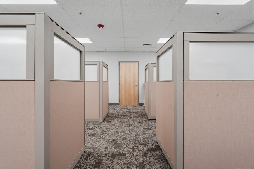 More Photos Of 2920 George Washington Way, Richland Office For Sale