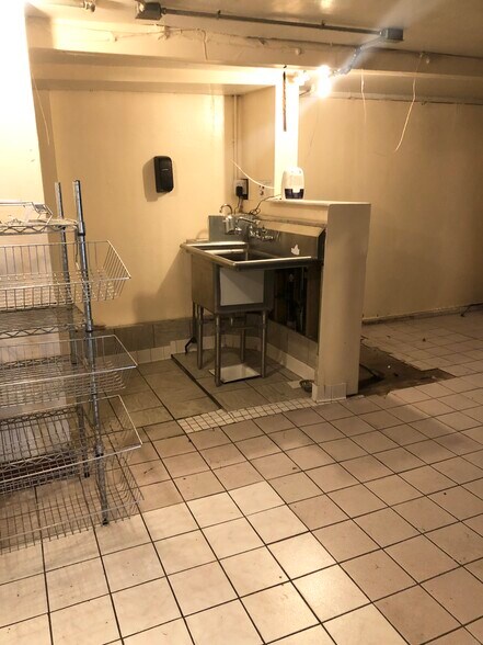 More Photos Of 1659-1665 Haight St, San Francisco Hotel For Lease