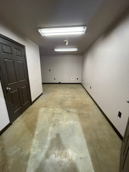 More Photos Of 5551A Highway 53, Harvest Warehouse For Lease