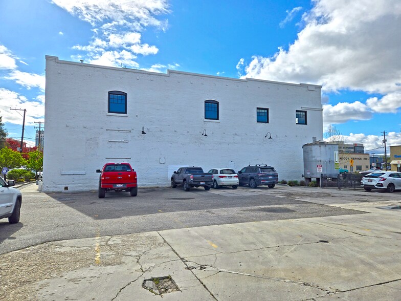 More Photos Of 1402 W Grove St, Boise General Retail For Lease