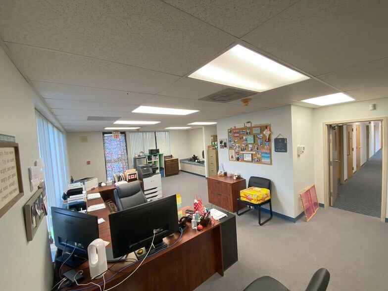 More Photos Of 660 Charbonier Rd, Florissant Religious Facility For Lease