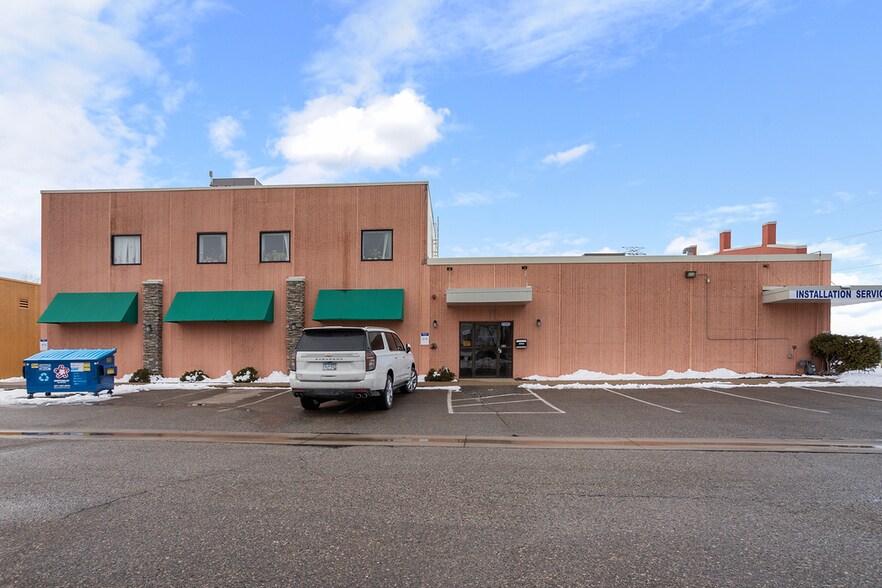 More Photos Of 2401 Highway 13 W, Burnsville Warehouse For Sale