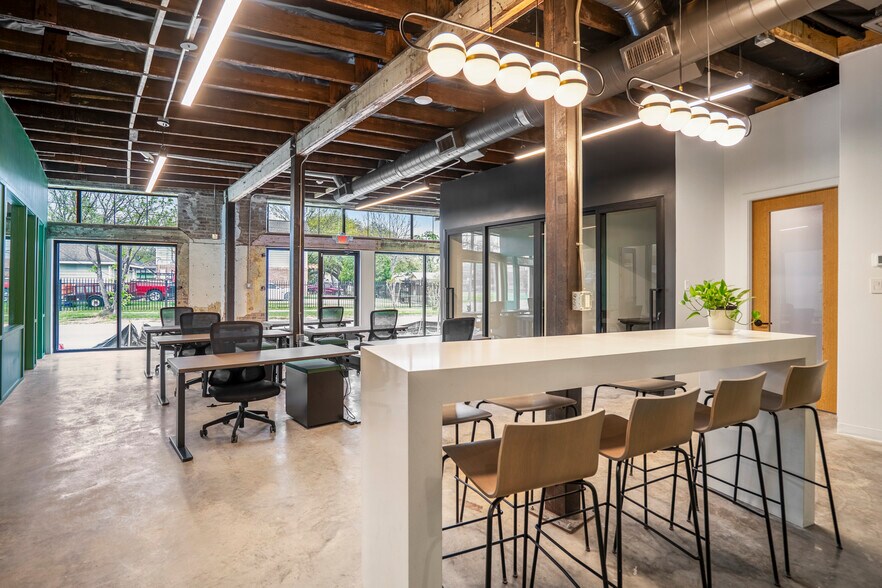 More Photos Of 1109-1115 Dumble st, Houston Office For Sale