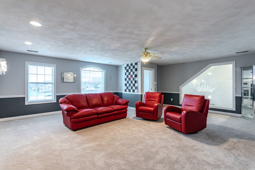 More Photos Of 1186 S State Route 157, Edwardsville Loft Creative Space For Sale