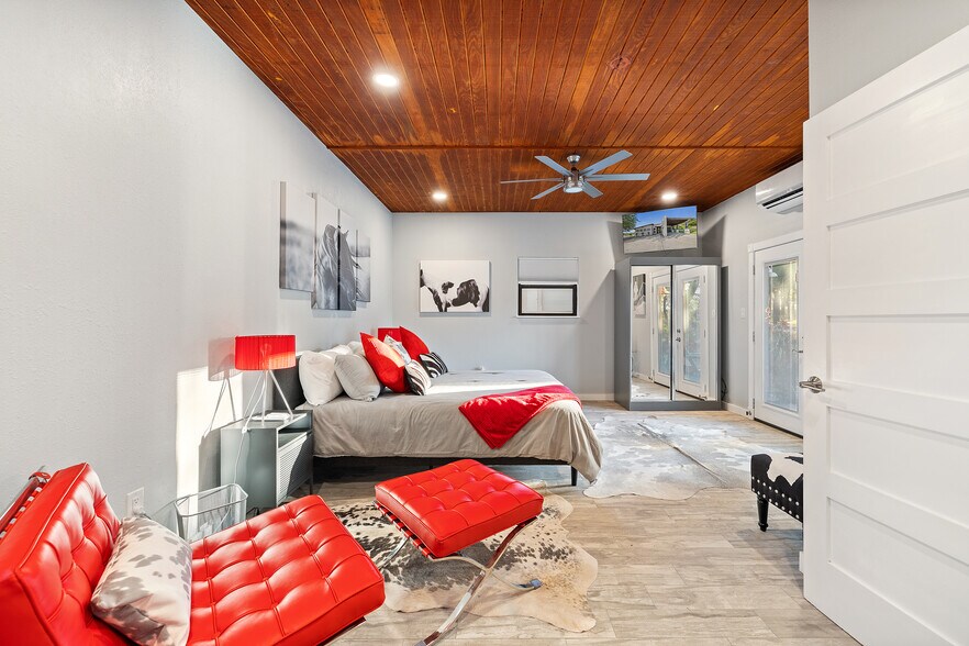 More Photos Of 101 Rolling Hills Rd, Blanco Specialty For Sale