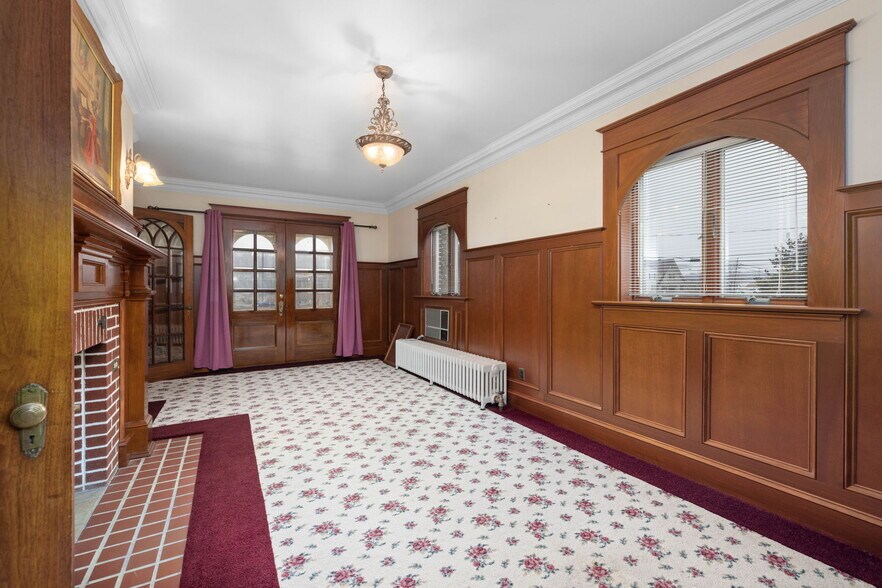 More Photos Of 570 E Main St, Middleburg Office Residential For Sale