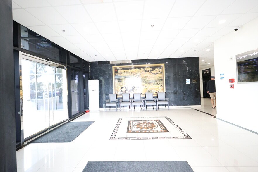 More Photos Of 1801 W Romneya Dr, Anaheim Office Residential For Lease