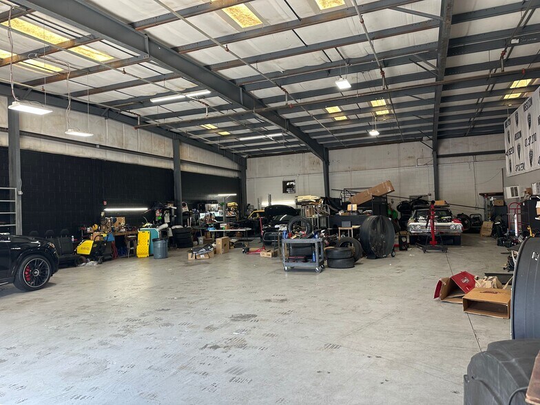 More Photos Of 4539 36th St, Orlando Warehouse For Sale