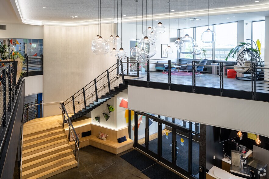 More Photos Of 4220 Duncan Ave, Saint Louis Office For Lease