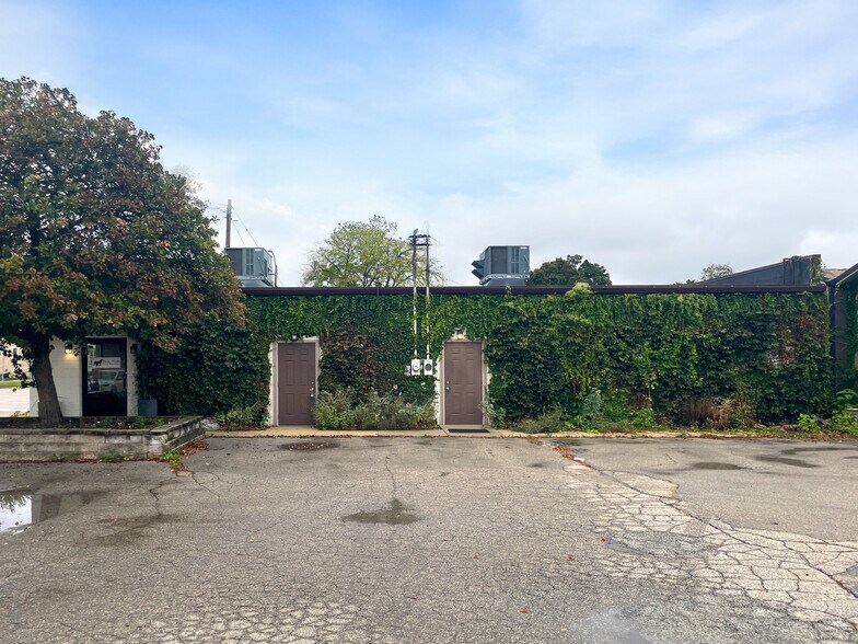 More Photos Of 108 N Pine St, Burlington Office For Sale