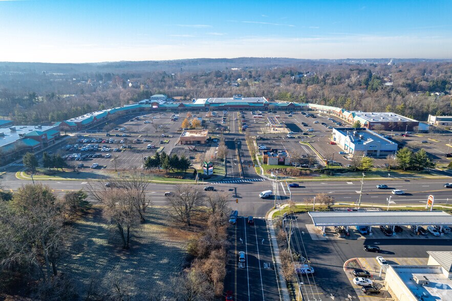 More Photos Of 2000-2170 County Line Rd, Huntingdon Valley Unknown For Lease