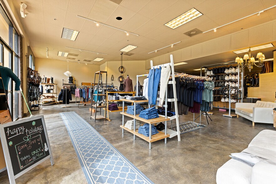 More Photos Of 28811 Canwood St, Agoura Hills Storefront Retail Office For Lease