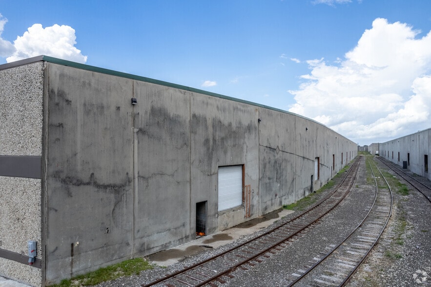 More Photos Of 1825 Turning Basin Dr, Houston Unknown For Lease